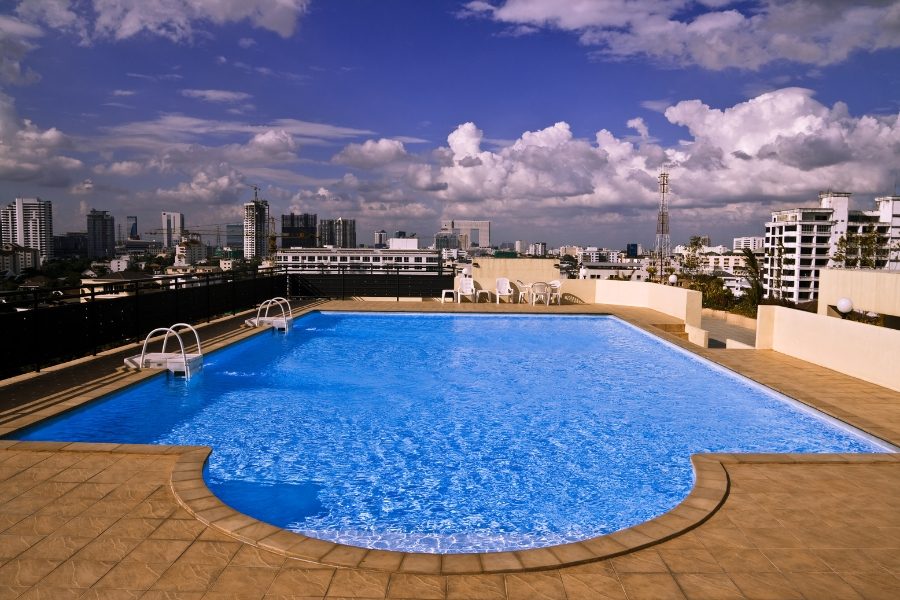 piscina no terraço manutenção