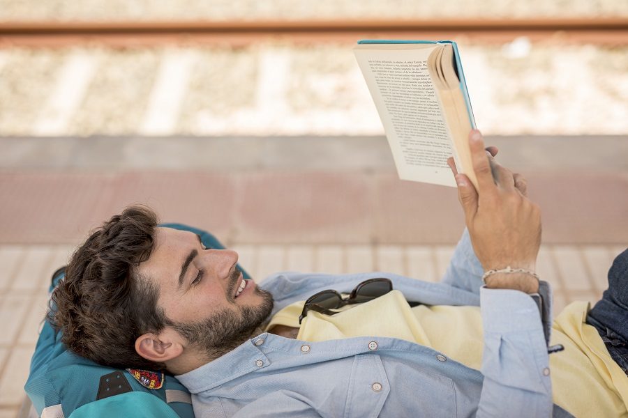 Móvel estante para livros
