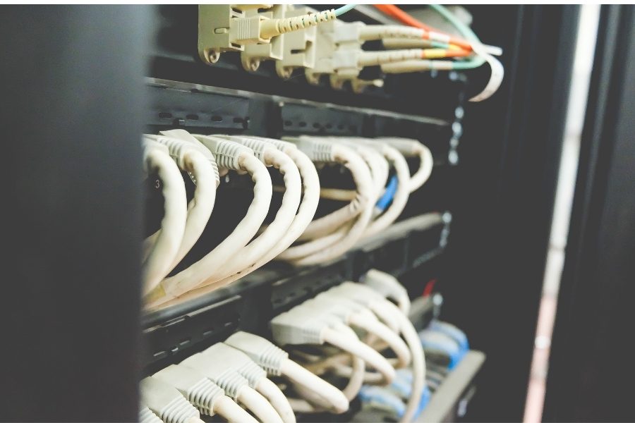 Técnicas criativas para esconder e organizar fios