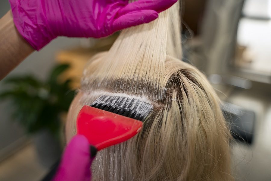 Como fazer misturas de tintas para cabelo