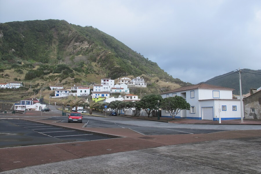 O que ver na Ribeira Quente além da praia