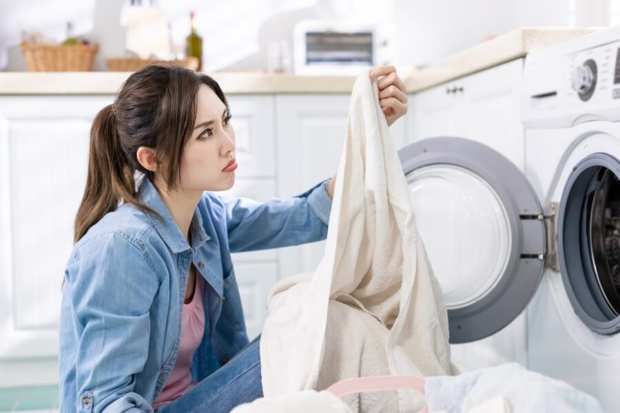 Onde colocar o detergente na máquina de lavar roupa