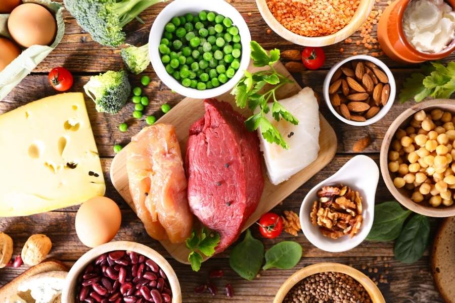 Como a alimentação influencia a saúde dos fios